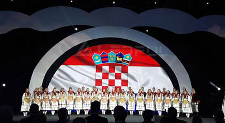 Небольшой пиксель шаг светодиодный экран Q2.5 установлен в Хорватии