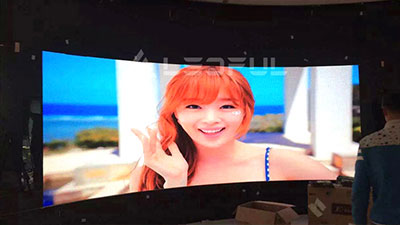 Корея крытый изогнутый HD рекламируя дисплей СИД