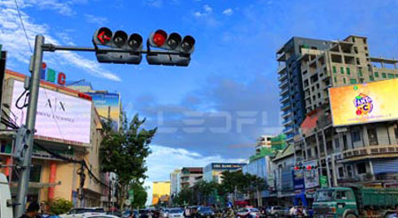 показ рекламных стен на открытом воздухе в Камбодже
