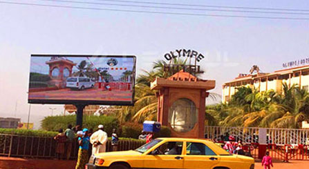 реклама на улицах Мали