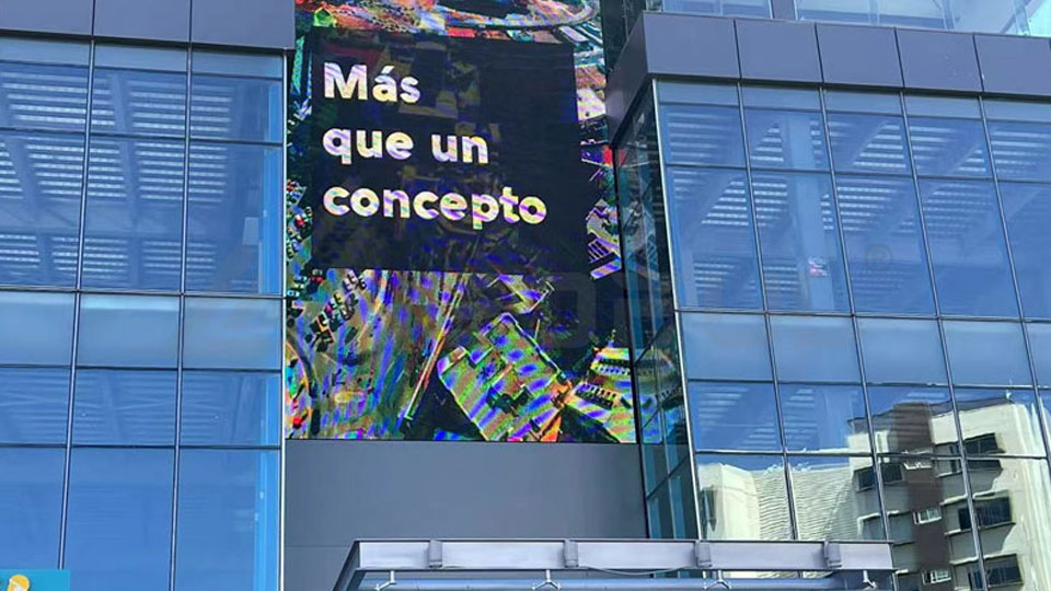 Building Facade Large Advertising LED Billboard in Mexico